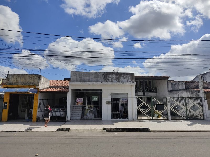 Casa - Venda - Ponto Central - Feira de Santana - BA