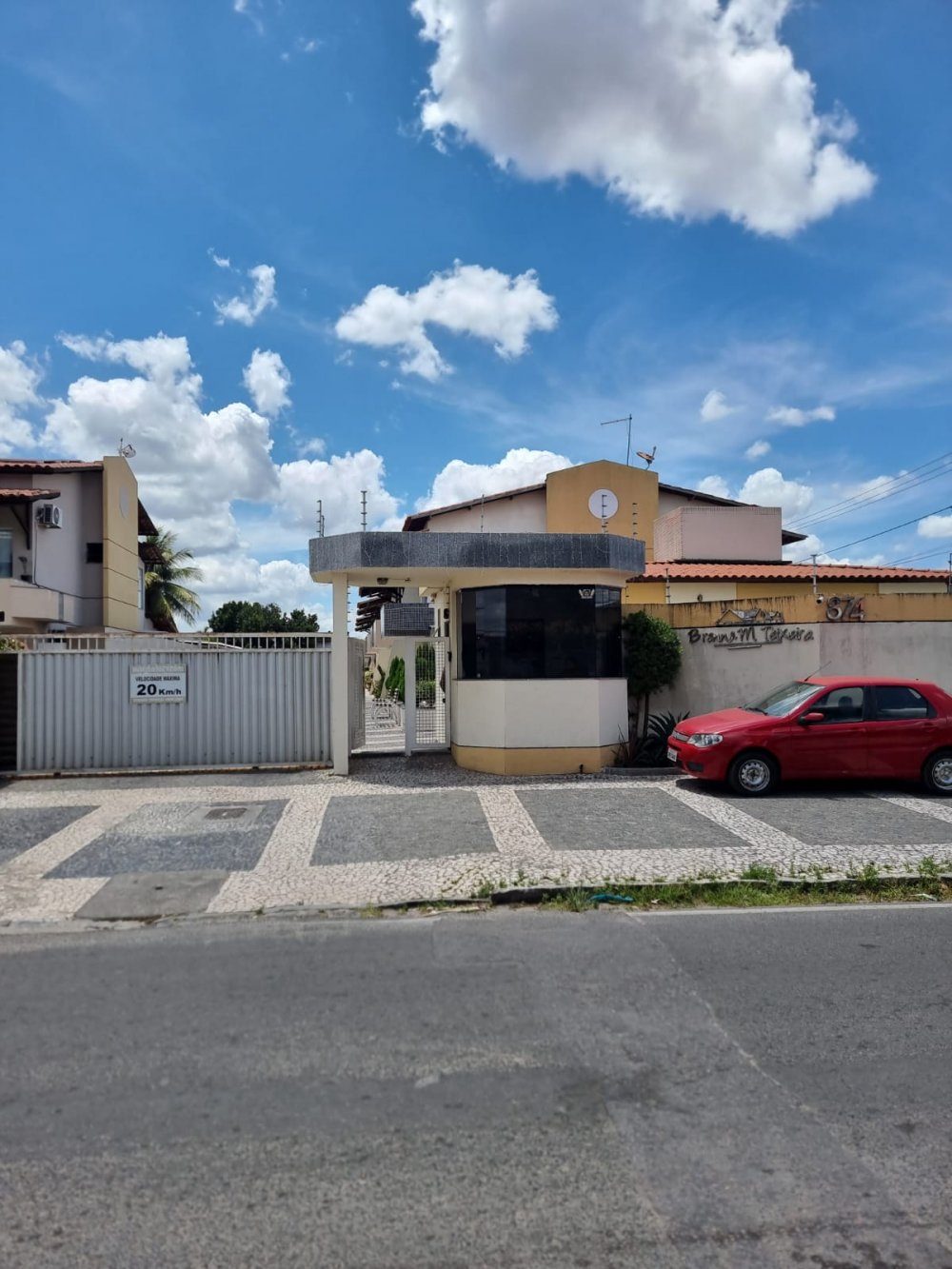 Casa Duplex - Venda - Braslia - Feira de Santana - BA